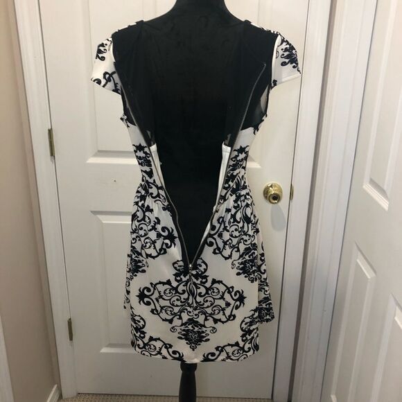 B. Darlin black and white sheer back cap sleeve dress - Picture 11 of 14